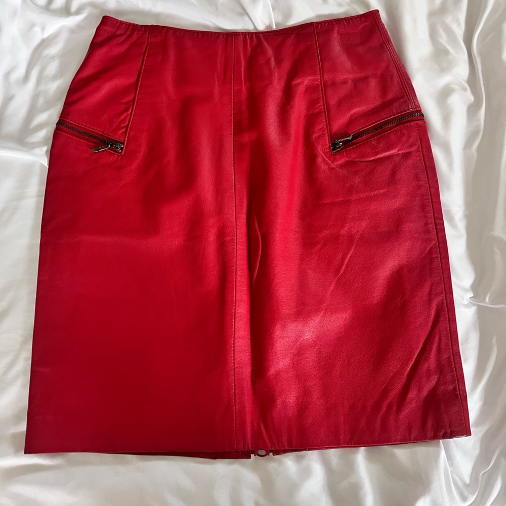 Vintage 80s Chic Red Leather Mini Skirt with Zipper Accents size 2